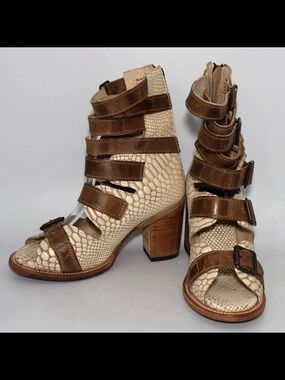Freebird by Steven Bond Heeled Gladiator Sandals Snake Embossed Leather 7 READ